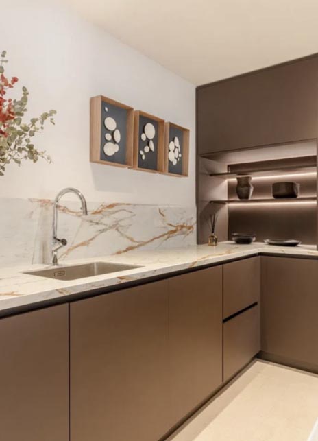 Exclusivo piso exterior reformado con terraza y garaje